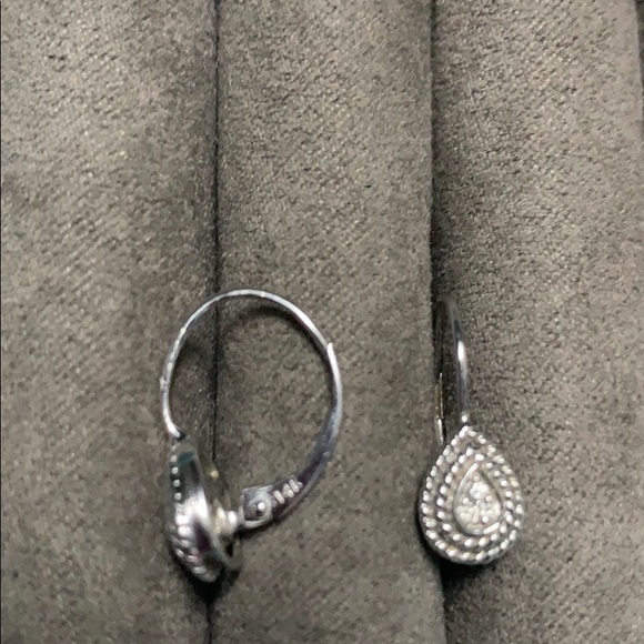 Dangling White Gold Earrings - Picture 3 of 7